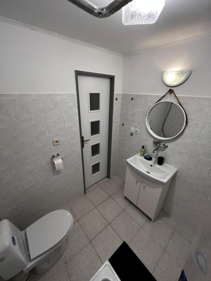 Mlynsky Ostrov Apartment 2 Zdice Bagian luar foto